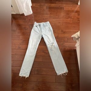 ABERCROMBIE 90’s HIGH RISE STRAIGHT, LIGHT BLUE WASH